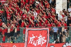 新京报评蓉城球迷不当行为：“球迷文化”不能成为辱骂挑衅的幌子